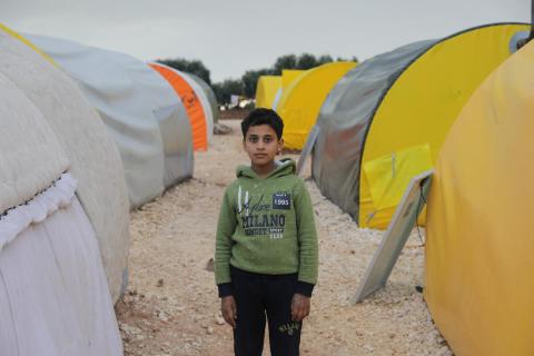 Joud e la sua famiglia hanno perso tutto a causa del terremoto e ora vivono in un campo profughi.